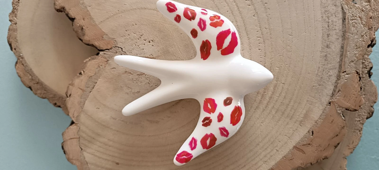 Hand-decorated ceramic swallow – photo 5